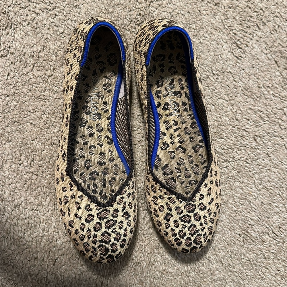 Rothys spotted leopard print round toe size 9 flat woman’s shoes